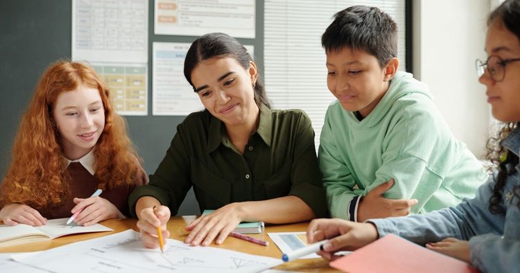 Kortárssegítők a diákokért  